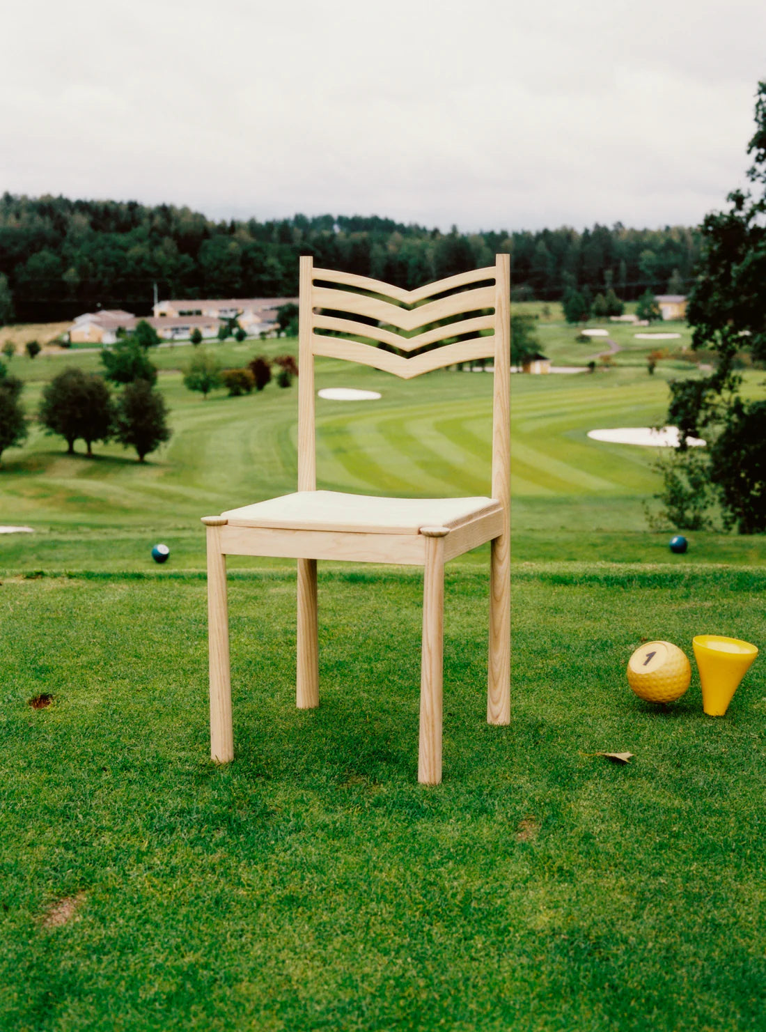 Made by Choice WIURILA Chair เก้าอี้ไม้ ash พร้อม wing-shaped backrest ออกแบบโดย Bernadotte & Kylberg