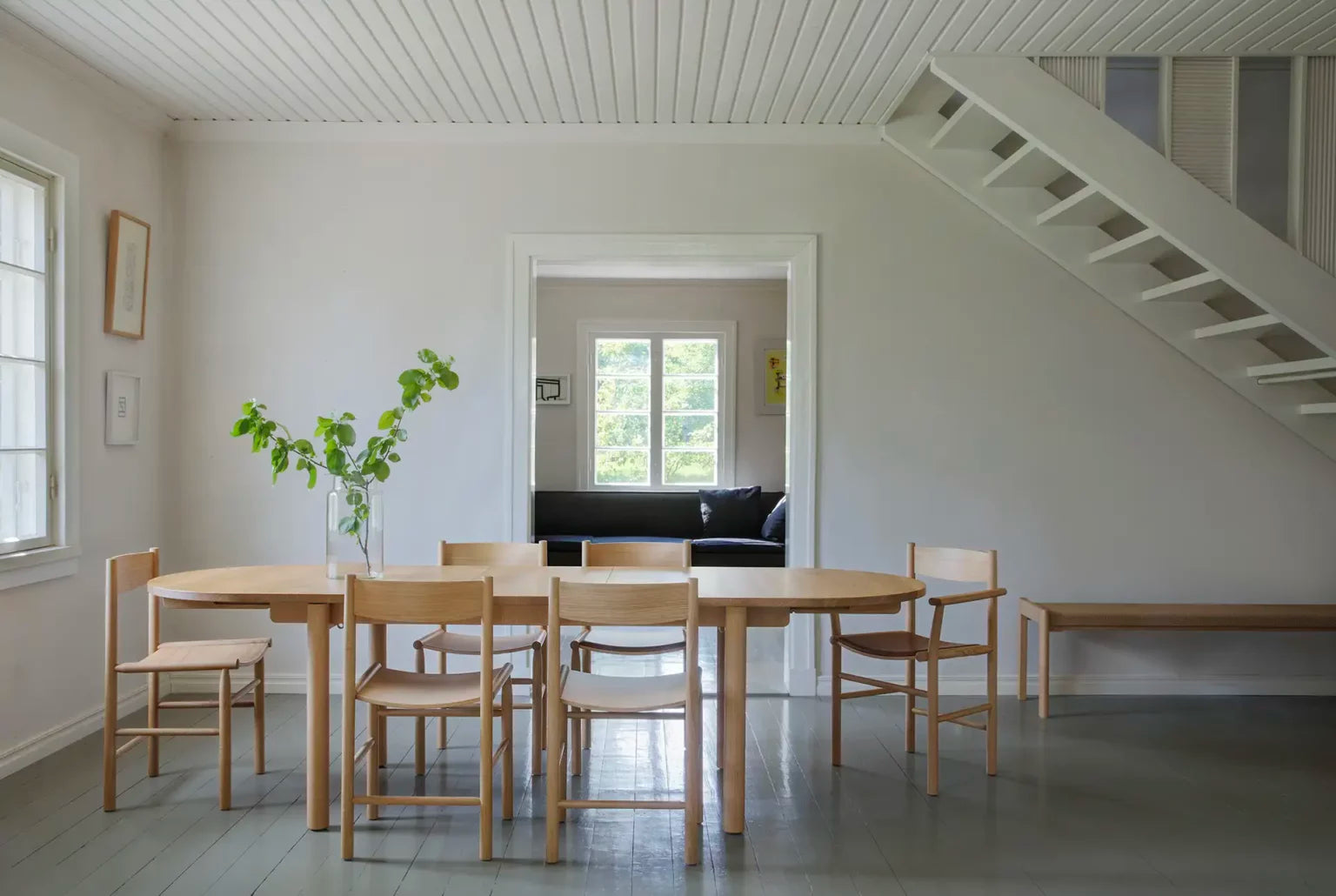 Basic Extendable Oval Table