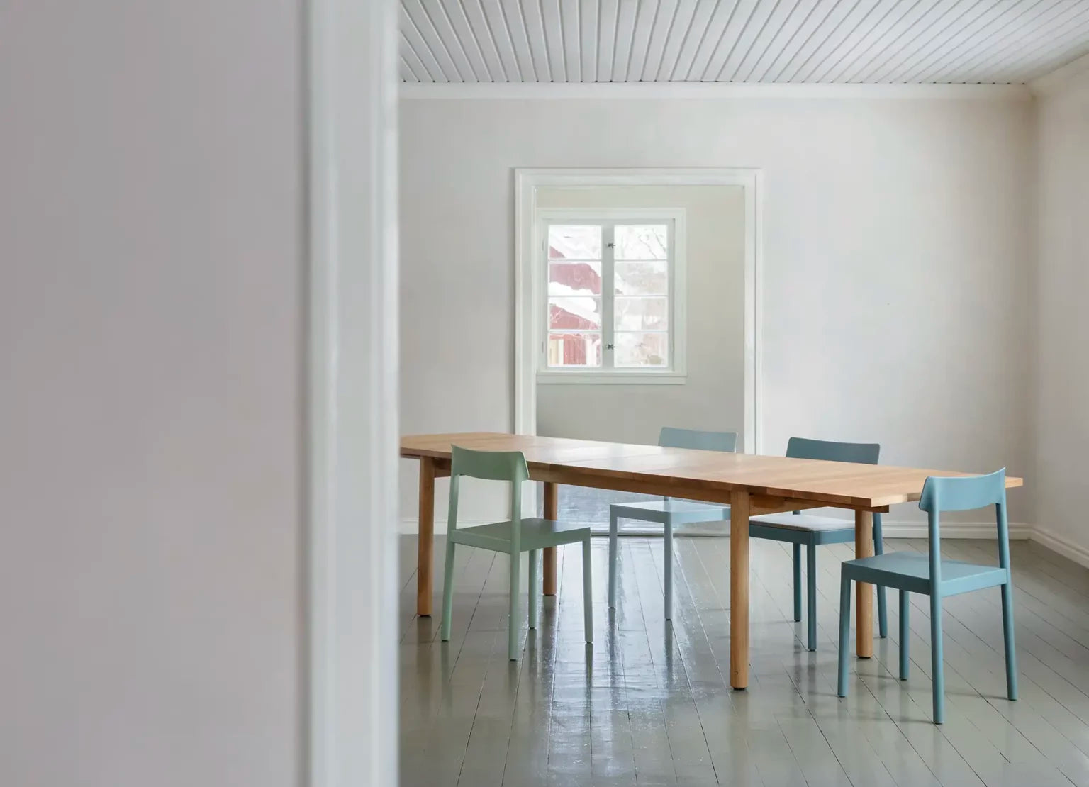 Basic Extendable Straight Table