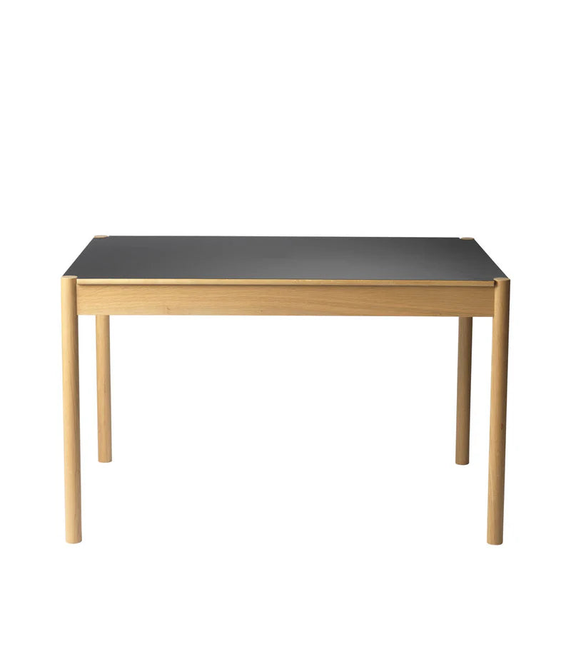 FDB Møbler C44 Dining Table โต๊ะกินข้าวไม้ oak พร้อมท็อป FENIX laminate พลิกใช้งานได้ ออกแบบโดย Jørgen Bækmark