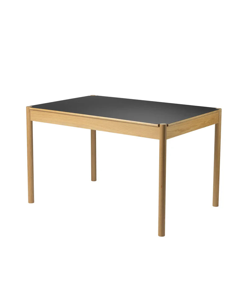 FDB Møbler C44 Dining Table โต๊ะกินข้าวไม้ oak พร้อมท็อป FENIX laminate พลิกใช้งานได้ ออกแบบโดย Jørgen Bækmark