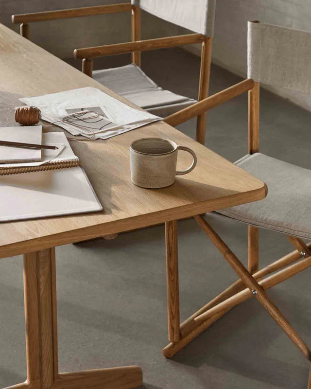 C64 Shaker Table โดย Børge Mogensen โต๊ะไม้ solid oak พร้อมฐาน cross base แข็งแรง รองรับ extension leaf เหมาะสำหรับโต๊ะอาหาร ใช้งานจริงตามแนวคิด Nordic design — OldPineTrees