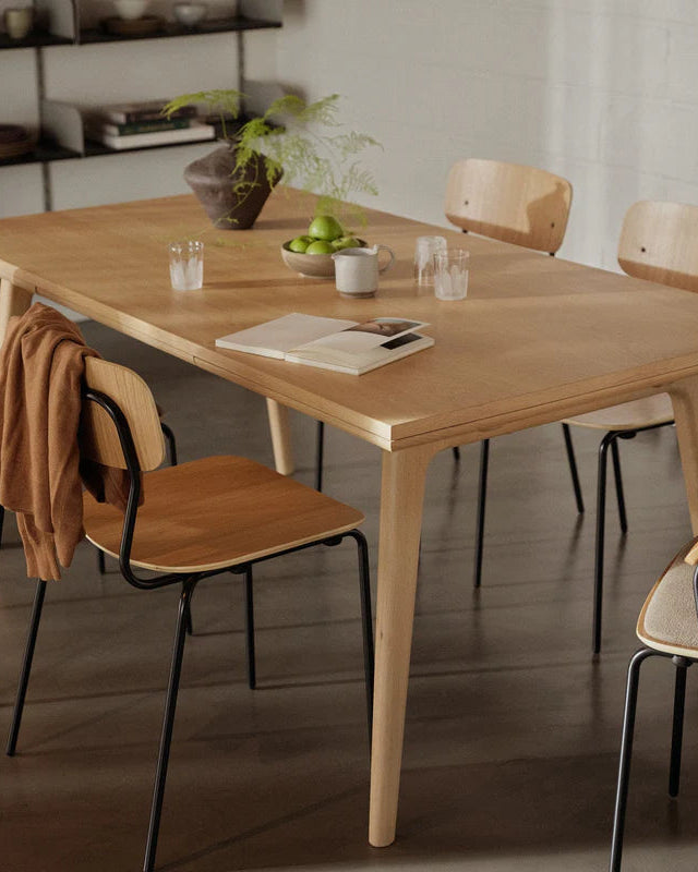 FDB Møbler C65 Åstrup Dining Table โต๊ะกินข้าวไม้ oak ขยายได้ ขาไม้ solid ออกแบบโดย Isabel Ahm