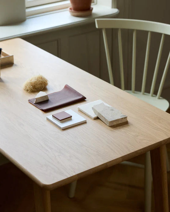 FDB Møbler C67 Butler Desk โต๊ะทำงานไม้โอ๊กดีไซน์มินิมอลโดย Foersom & Hiort-Lorenzen พร้อมลิ้นชักสอดสองด้าน มีสองขนาด 120 และ 156 ซม.