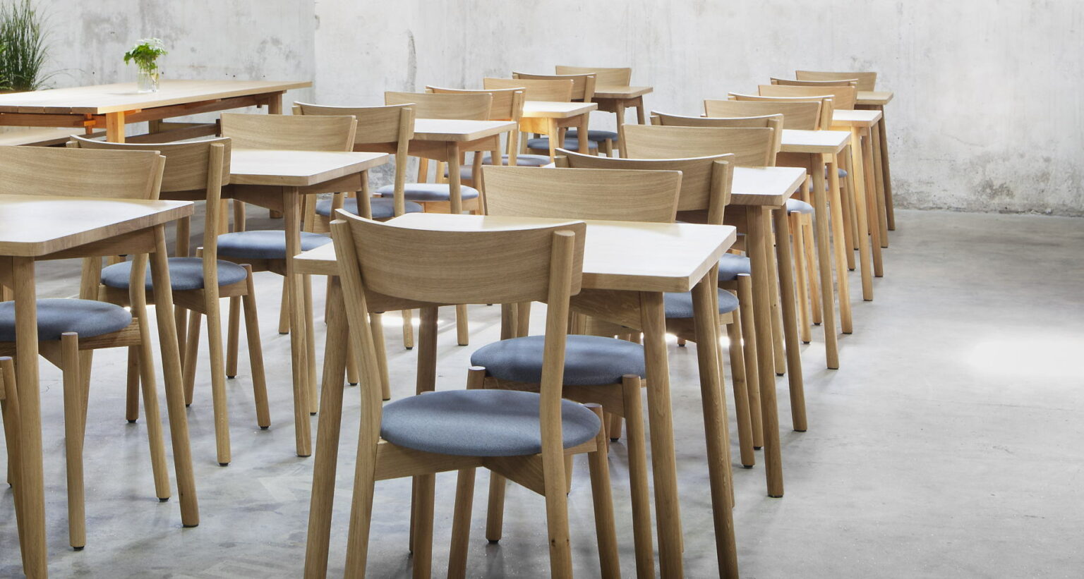 Skandi Square Café Table