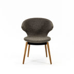 Case Furniture Ella Dining Chair เก้าอี้รับประทานอาหารดีไซน์โค้งล้อมตัว บุผ้า Fine Bouclé สี Pepper หรือ Sable พร้อมฐานให้เลือกทั้งเหล็กดำ สเตนเลส ไม้โอ๊ค และไม้วอลนัต