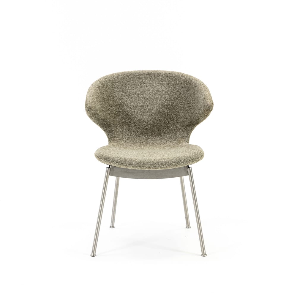 Case Furniture Ella Dining Chair เก้าอี้รับประทานอาหารดีไซน์โค้งล้อมตัว บุผ้า Fine Bouclé สี Pepper หรือ Sable พร้อมฐานให้เลือกทั้งเหล็กดำ สเตนเลส ไม้โอ๊ค และไม้วอลนัต