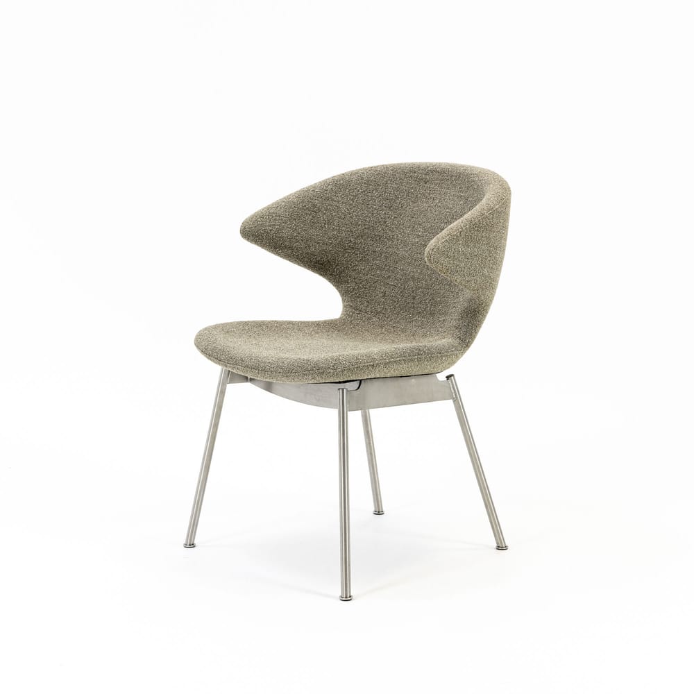 Case Furniture Ella Dining Chair เก้าอี้รับประทานอาหารดีไซน์โค้งล้อมตัว บุผ้า Fine Bouclé สี Pepper หรือ Sable พร้อมฐานให้เลือกทั้งเหล็กดำ สเตนเลส ไม้โอ๊ค และไม้วอลนัต