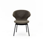 Case Furniture Ella Dining Chair เก้าอี้รับประทานอาหารดีไซน์โค้งล้อมตัว บุผ้า Fine Bouclé สี Pepper หรือ Sable พร้อมฐานให้เลือกทั้งเหล็กดำ สเตนเลส ไม้โอ๊ค และไม้วอลนัต