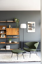 Case Furniture Ella Ottoman สตูลพักเท้าทรงโมเดิร์น หุ้มผ้า Bouclé เนื้อนุ่ม พร้อมฐานให้เลือก 4 แบบ ทั้งเหล็กดำ สเตนเลส ไม้โอ๊ค และไม้วัลนัต ออกแบบโดย Matthew Hilton ใช้คู่กับ Ella Lounge Chair