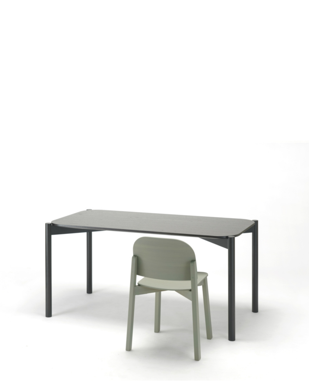 Karimoku New Standard Castor Table 150 โต๊ะไม้โอ๊คทรงสี่เหลี่ยมดีไซน์เรียบ
