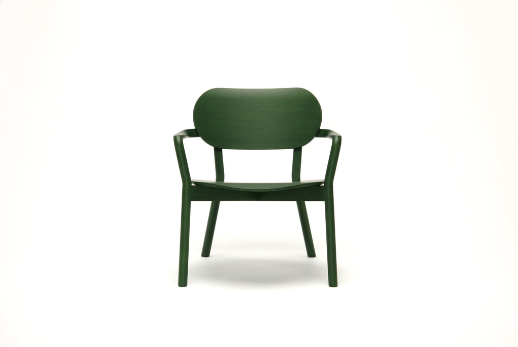 Karimoku New Standard Castor Low Chair เก้าอี้เลานจ์ไม้โอ๊คญี่ปุ่นดีไซน์เรียบ สำหรับมุมนั่งเล่นและพื้นที่พักผ่อน