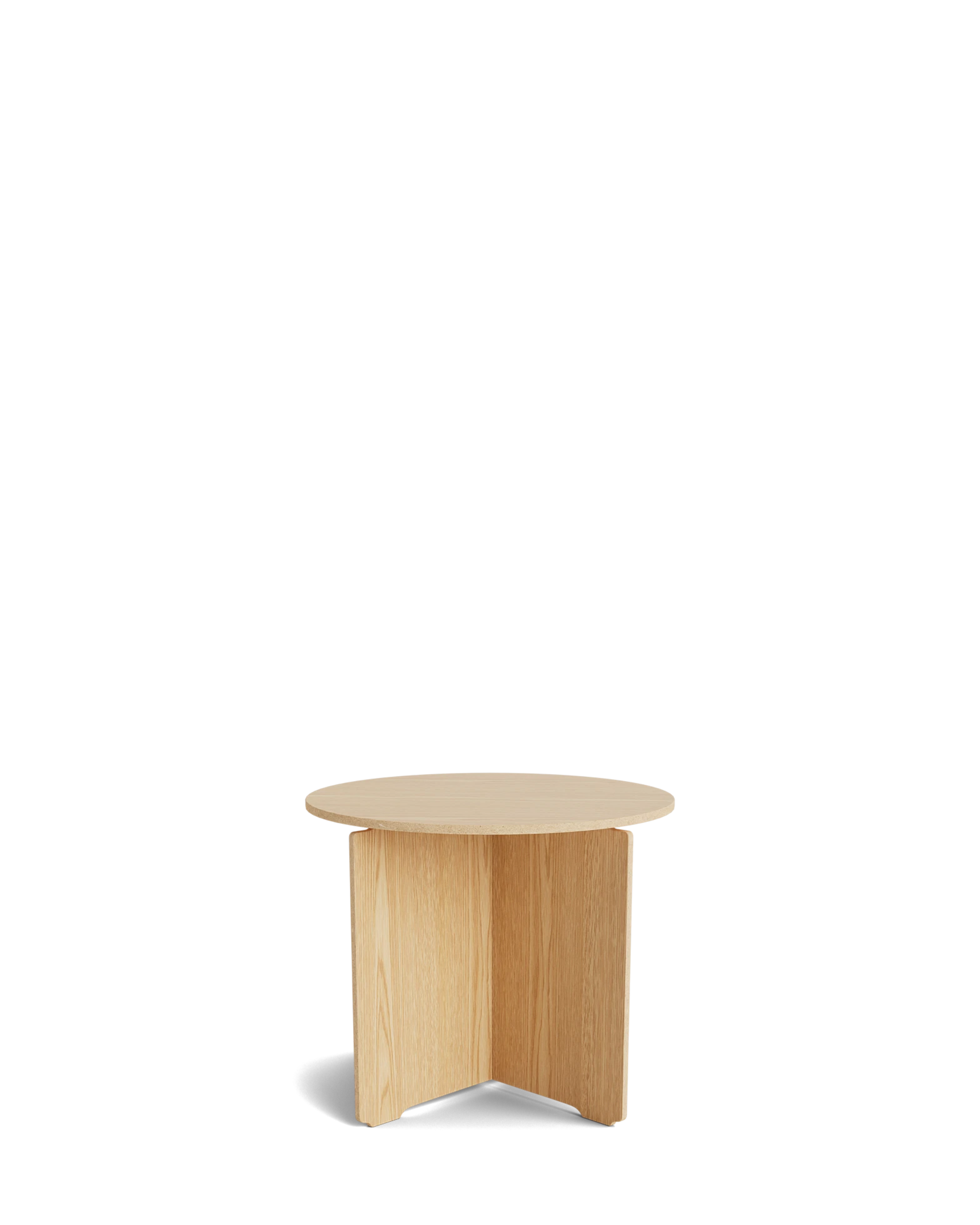 MAKE nordic CROSS Round Coffee Table โต๊ะกลางทรงกลมไม้โอ๊คดีไซน์มินิมอลโครงสร้างไขว้ ออกแบบโดย Esben Pilgaard Jørgensen