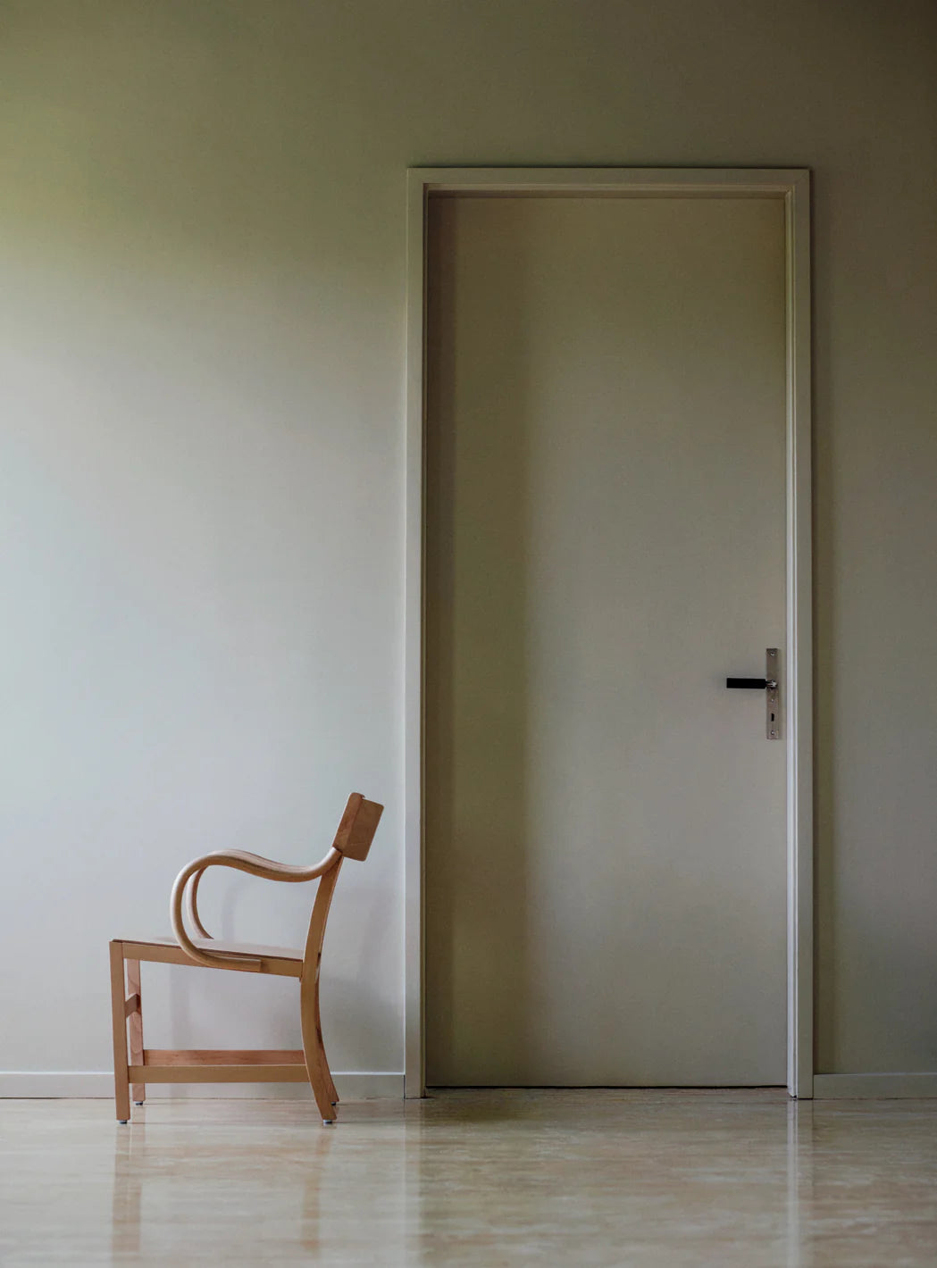 Massproductions Waiter XL Easy Chair (Made to Order)