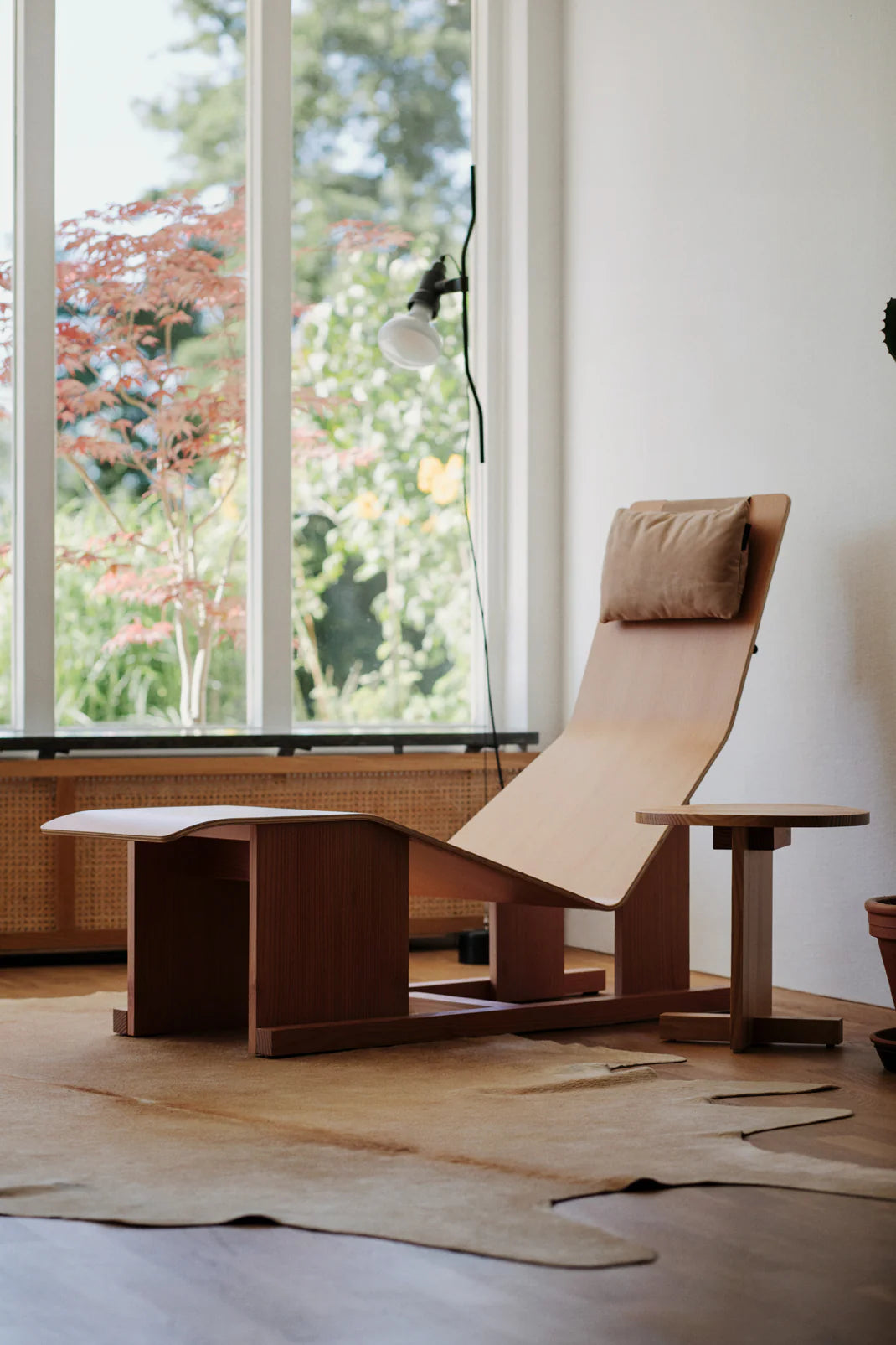 Massproductions 4PM Longue Chair (Made to Order)