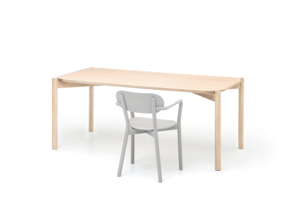 Karimoku New Standard Castor Table 180 โต๊ะไม้โอ๊คทรงสี่เหลี่ยมดีไซน์เรียบ