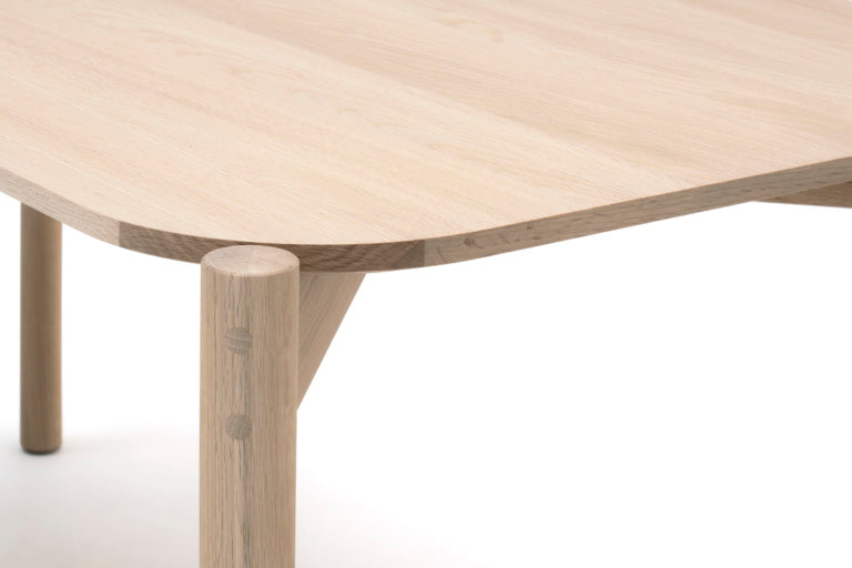 Karimoku New Standard Castor Table 150 โต๊ะไม้โอ๊คทรงสี่เหลี่ยมดีไซน์เรียบ
