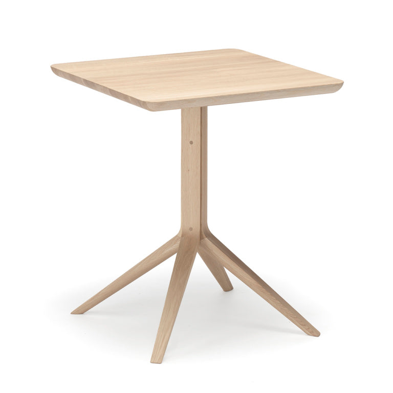 Karimoku New Standard Scout Bistro Table Square โต๊ะไม้โอ๊คขากลางหน้าโต๊ะสี่เหลี่ยมดีไซน์มินิมอล ออกแบบโดย Christian Haas