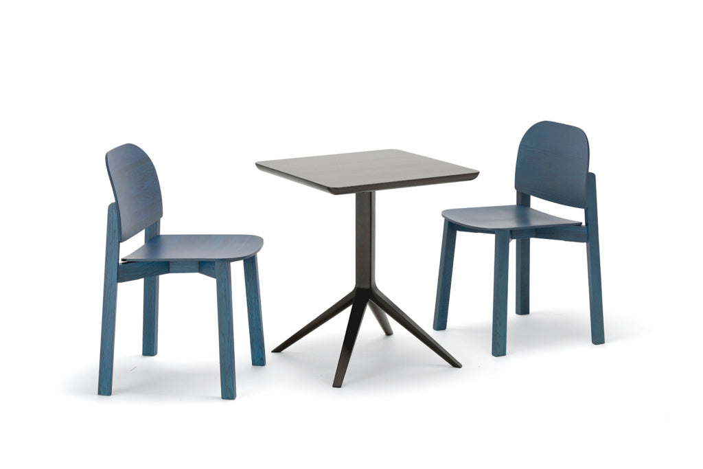 Karimoku New Standard Scout Bistro Table Square โต๊ะไม้โอ๊คขากลางหน้าโต๊ะสี่เหลี่ยมดีไซน์มินิมอล ออกแบบโดย Christian Haas