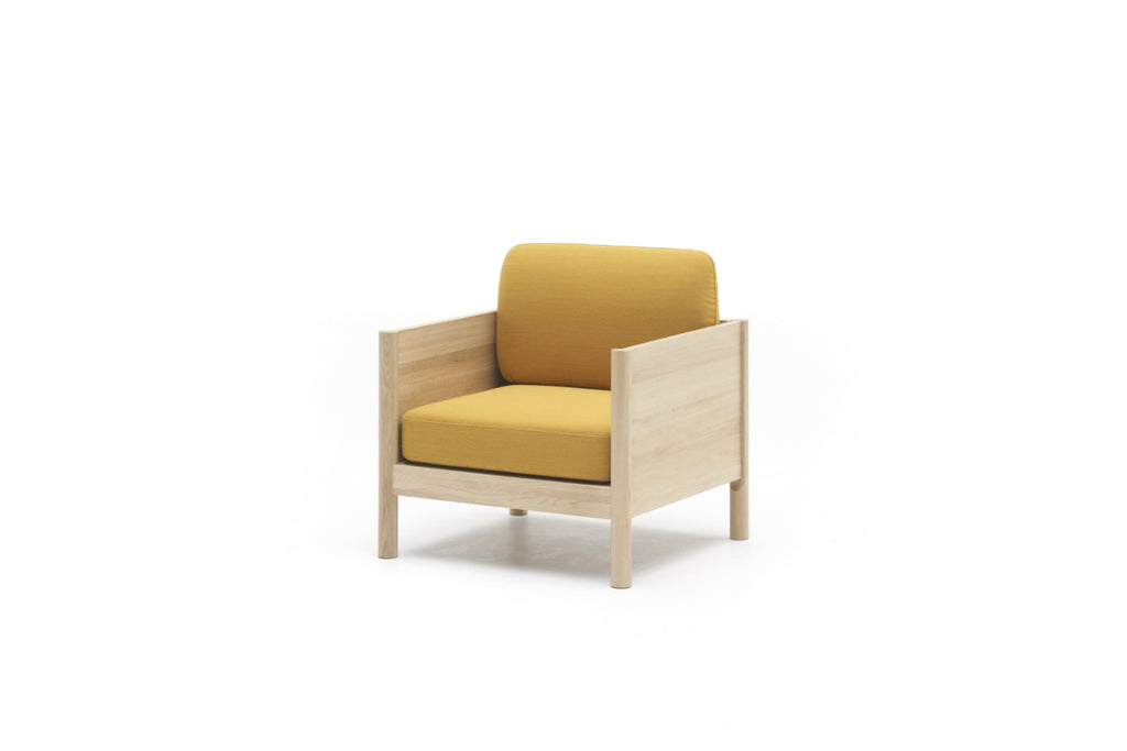 Karimoku New Standard Castor Lobby Sofa 1-Seater โซฟาไม้โอ๊คญี่ปุ่นดีไซน์มินิมอลโดย BIG-GAME