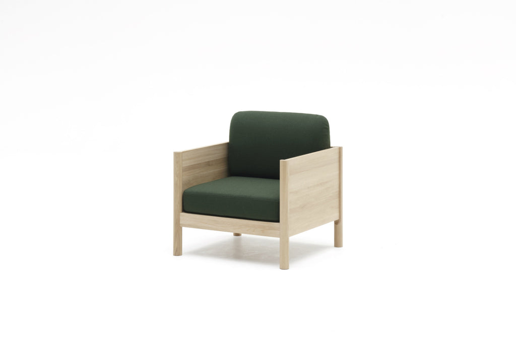 Karimoku New Standard Castor Lobby Sofa 1-Seater โซฟาไม้โอ๊คญี่ปุ่นดีไซน์มินิมอลโดย BIG-GAME