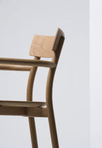 Mattiazzi MC8 CHIARO Armchair เก้าอี้ไม้พร้อม armrests ดีไซน์เรียบง่าย ออกแบบโดย Leon Ransmeier