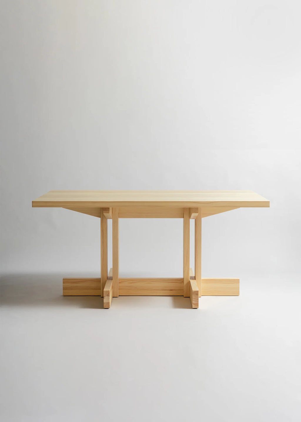 Vaarnii 001 Dining Table Rectangular โต๊ะอาหารไม้ pine ทรงสี่เหลี่ยม แสดงลายไม้ธรรมชาติ