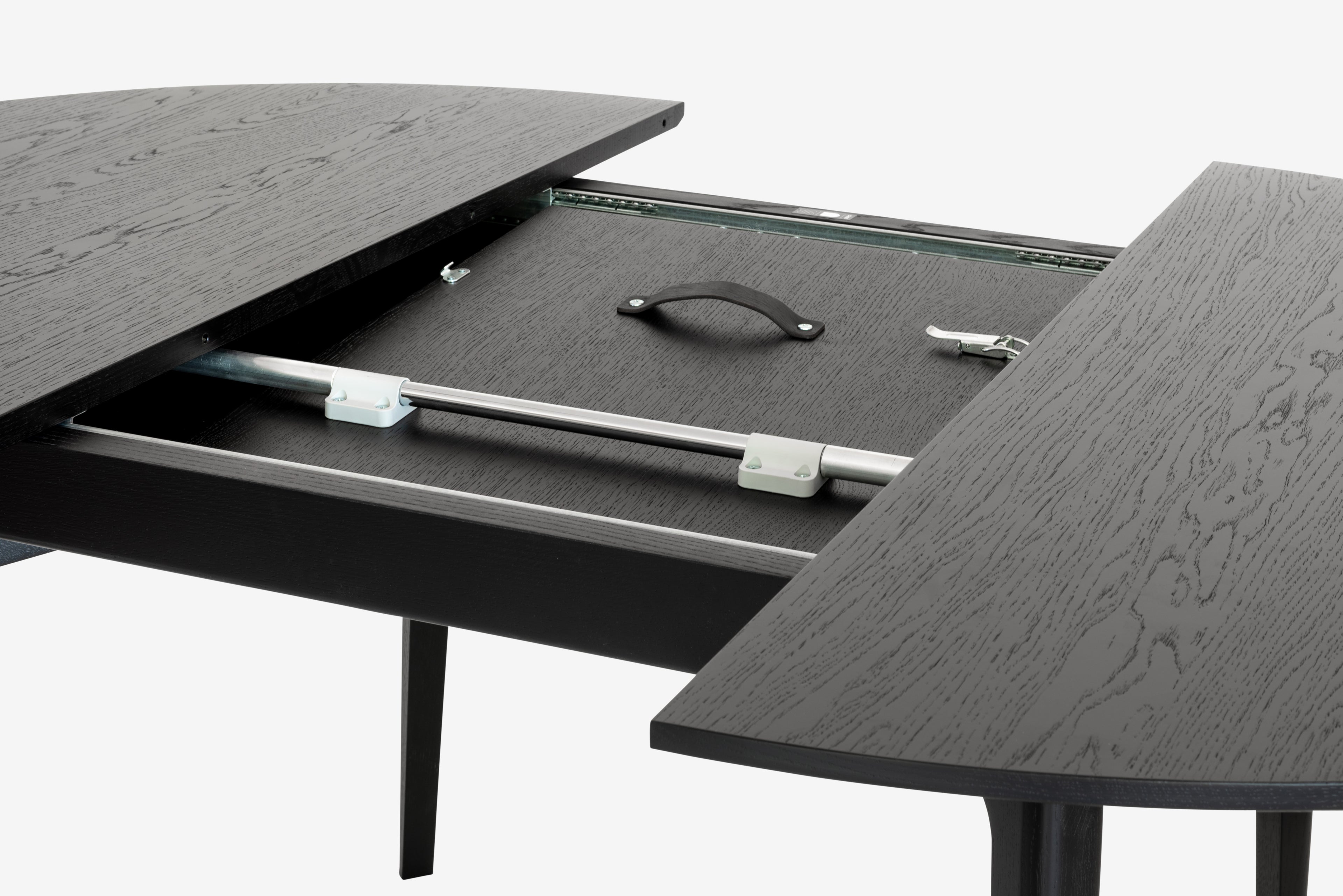 Dulwich Round Extending Table