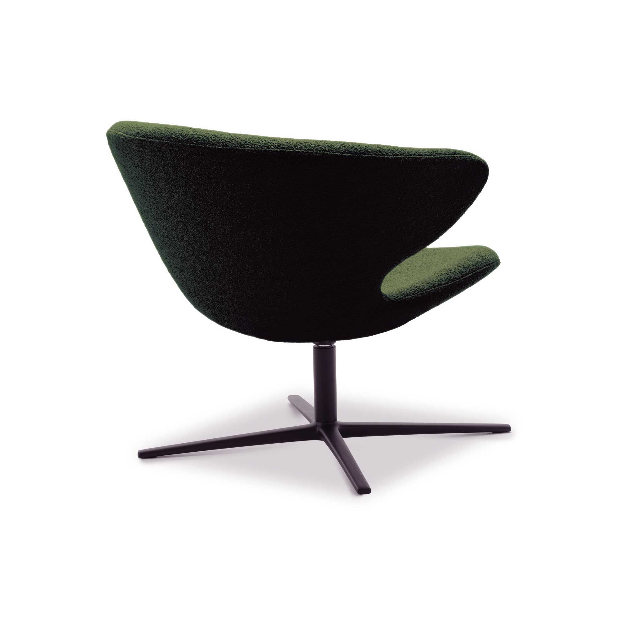 Case Furniture Ella Swivel Lounge Chair เก้าอี้พักผ่อนรูปทรงโค้งล้อมตัว พนักและที่นั่งหุ้มผ้า Bouclé เนื้อนุ่ม รองรับสรีระ ฐานเหล็กหมุน 360 องศาแบบ self-return มาพร้อมโครงสีดำหรือโครม เหมาะสำหรับมุมนั่งเล่นหรือห้องนั่งเล่นสมัยใหม่