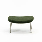 Case Furniture Ella Ottoman สตูลพักเท้าทรงโมเดิร์น หุ้มผ้า Bouclé เนื้อนุ่ม พร้อมฐานให้เลือก 4 แบบ ทั้งเหล็กดำ สเตนเลส ไม้โอ๊ค และไม้วัลนัต ออกแบบโดย Matthew Hilton ใช้คู่กับ Ella Lounge Chair