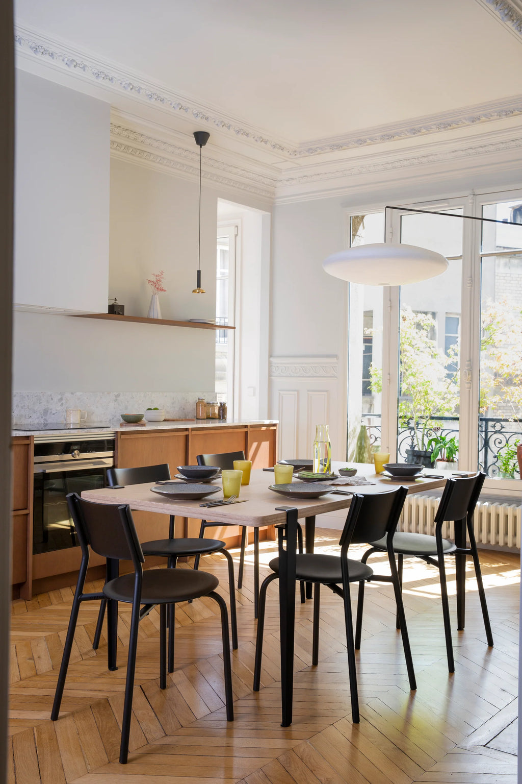 TIPTOE Dining Table