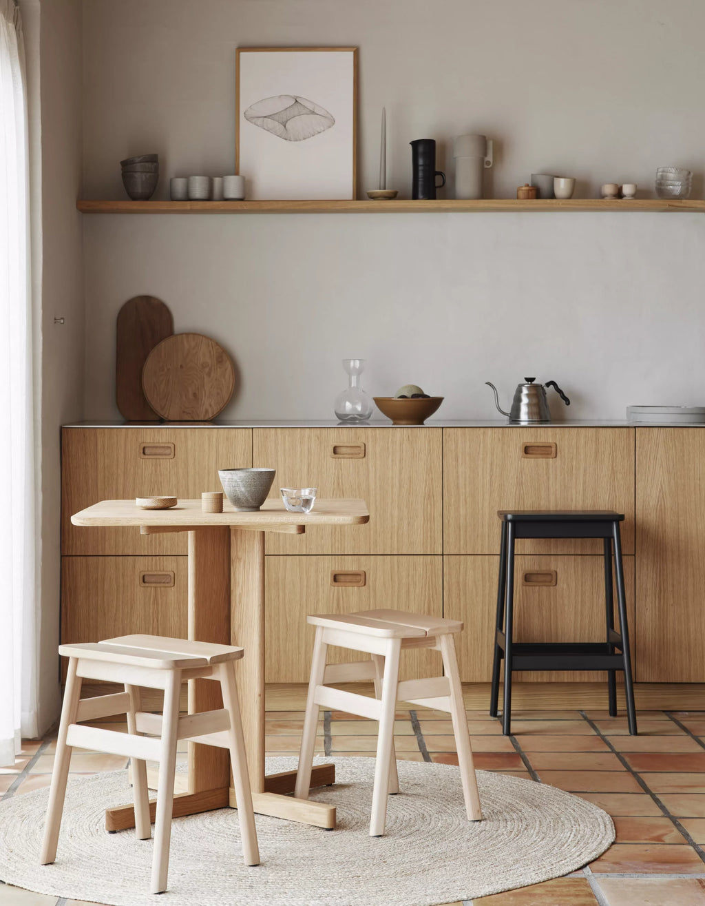 Angle Stool 45 สตูลไม้ดีไซน์มินิมอลที่นั่งเอียงเล็กน้อยเพื่อความสบาย ออกแบบโดย Jonas Herman