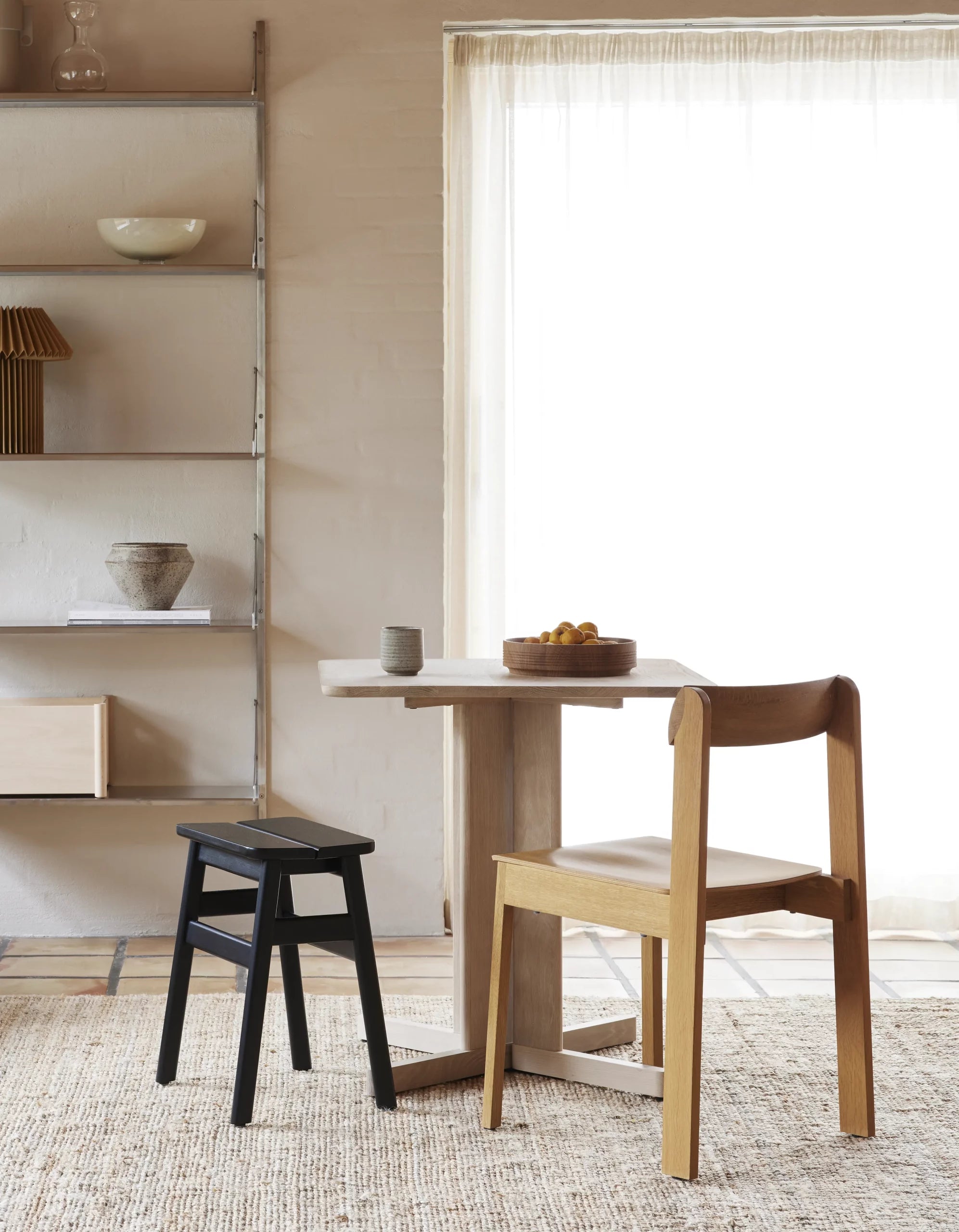 Angle Stool 45 สตูลไม้ดีไซน์มินิมอลที่นั่งเอียงเล็กน้อยเพื่อความสบาย ออกแบบโดย Jonas Herman