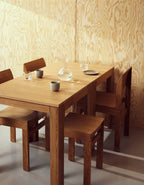 Element Table โต๊ะไม้โอ๊คสี่เหลี่ยมดีไซน์มินิมอลเส้นสายกราฟิก ออกแบบโดย Jonas Herman