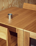 Element Table โต๊ะไม้โอ๊คสี่เหลี่ยมดีไซน์มินิมอลเส้นสายกราฟิก ออกแบบโดย Jonas Herman