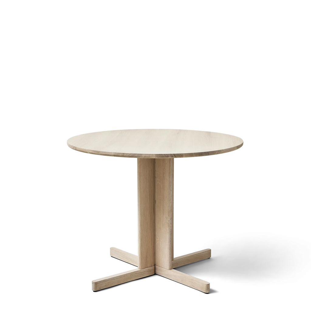 Trefoil Round Table Ø90