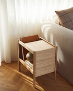 โต๊ะข้าง Form & Refine Journal Side Table ไม้โอ๊คยุโรป ขาโต๊ะคมชัด ท็อปขอบโค้ง มีช่องเก็บแมกกาซีน ใช้ได้ทั้งข้างเตียงและโซฟา