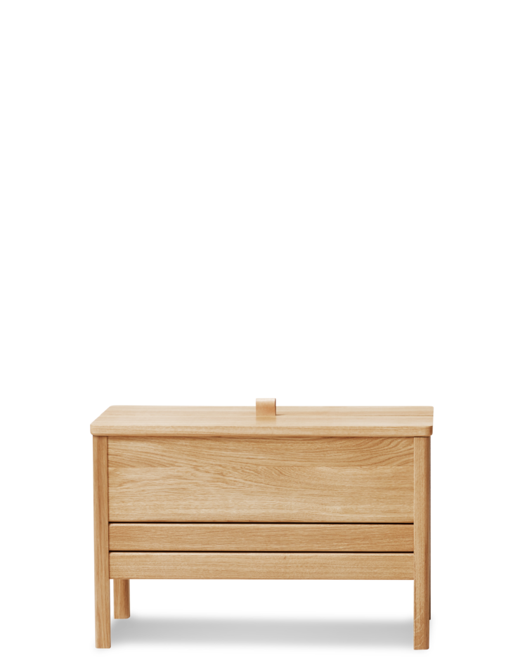 ม้านั่งเก็บของไม้โอ๊ค Form & Refine รุ่น A Line Storage Bench 68 พร้อมฝาเปิดหูจับหนัง ขาเฉือนองศาให้ลุคโปร่ง มีทั้ง Oak และ White Oak