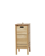 กล่องผ้าไม้โอ๊ค Form & Refine รุ่น A Line Laundry Box ทรงสูง มีร่องระบายอากาศสองเส้น ฝาเปิดด้วยหูจับหนัง ดีไซน์โปร่งและแข็งแรง มีทั้งสี Oak และ White Oak