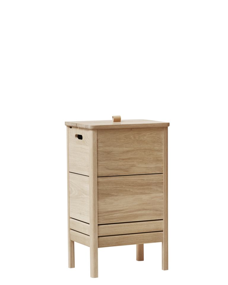 กล่องผ้าไม้โอ๊ค Form & Refine รุ่น A Line Laundry Box ทรงสูง มีร่องระบายอากาศสองเส้น ฝาเปิดด้วยหูจับหนัง ดีไซน์โปร่งและแข็งแรง มีทั้งสี Oak และ White Oak