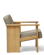 เก้าอี้ Block Lounge Chair จาก Form & Refine โครงไม้โอ๊คเต็มชิ้น เบาะบุผ้า Hallingdal 65 งานเย็บโชว์ตะเข็บ ดีไซน์กะทัดรัดแต่นั่งสบาย เหมาะกับพื้นที่เล็กและห้องนั่งเล่น