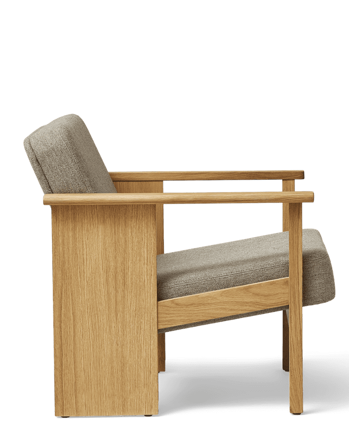เก้าอี้ Block Lounge Chair จาก Form & Refine โครงไม้โอ๊คเต็มชิ้น เบาะบุผ้า Hallingdal 65 งานเย็บโชว์ตะเข็บ ดีไซน์กะทัดรัดแต่นั่งสบาย เหมาะกับพื้นที่เล็กและห้องนั่งเล่น