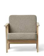 เก้าอี้ Block Lounge Chair จาก Form & Refine โครงไม้โอ๊คเต็มชิ้น เบาะบุผ้า Hallingdal 65 งานเย็บโชว์ตะเข็บ ดีไซน์กะทัดรัดแต่นั่งสบาย เหมาะกับพื้นที่เล็กและห้องนั่งเล่น