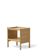 โต๊ะข้าง Form & Refine Journal Side Table ไม้โอ๊คยุโรป ขาโต๊ะคมชัด ท็อปขอบโค้ง มีช่องเก็บแมกกาซีน ใช้ได้ทั้งข้างเตียงและโซฟา