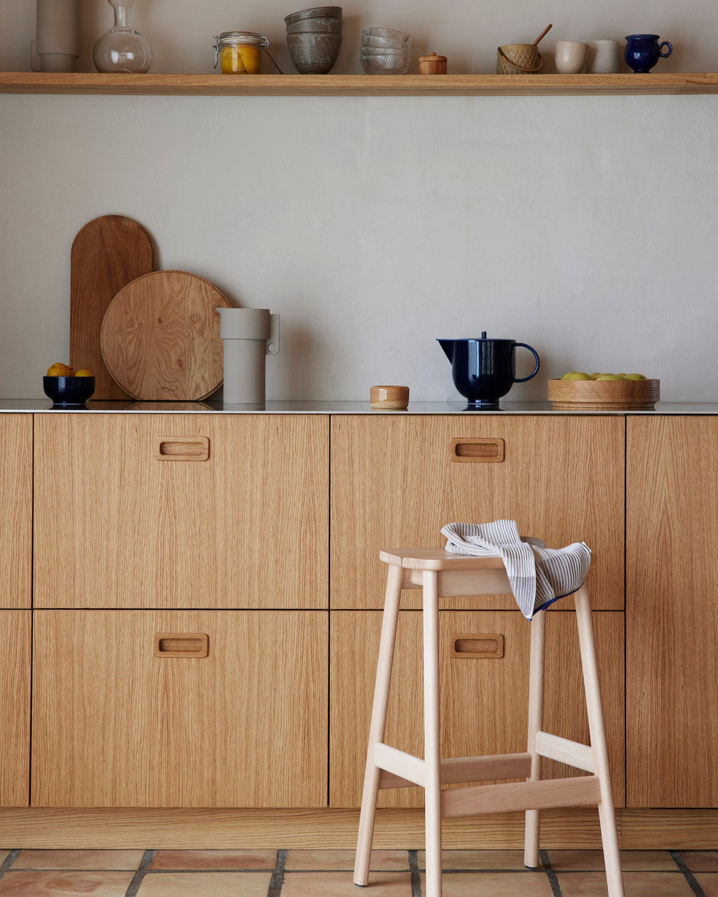 Angle Bar Stool 65