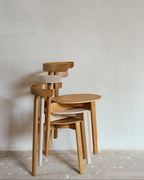 Form & Refine Lunar Chair เก้าอี้ไม้โอ๊คพนักพิงโค้งชิ้นเดียว โครง X-shape เบานั่งสบาย มีทั้งรุ่นไม้และรุ่นหุ้มผ้า Hallingdal ดีไซน์นอร์ดิกร่วมสมัย