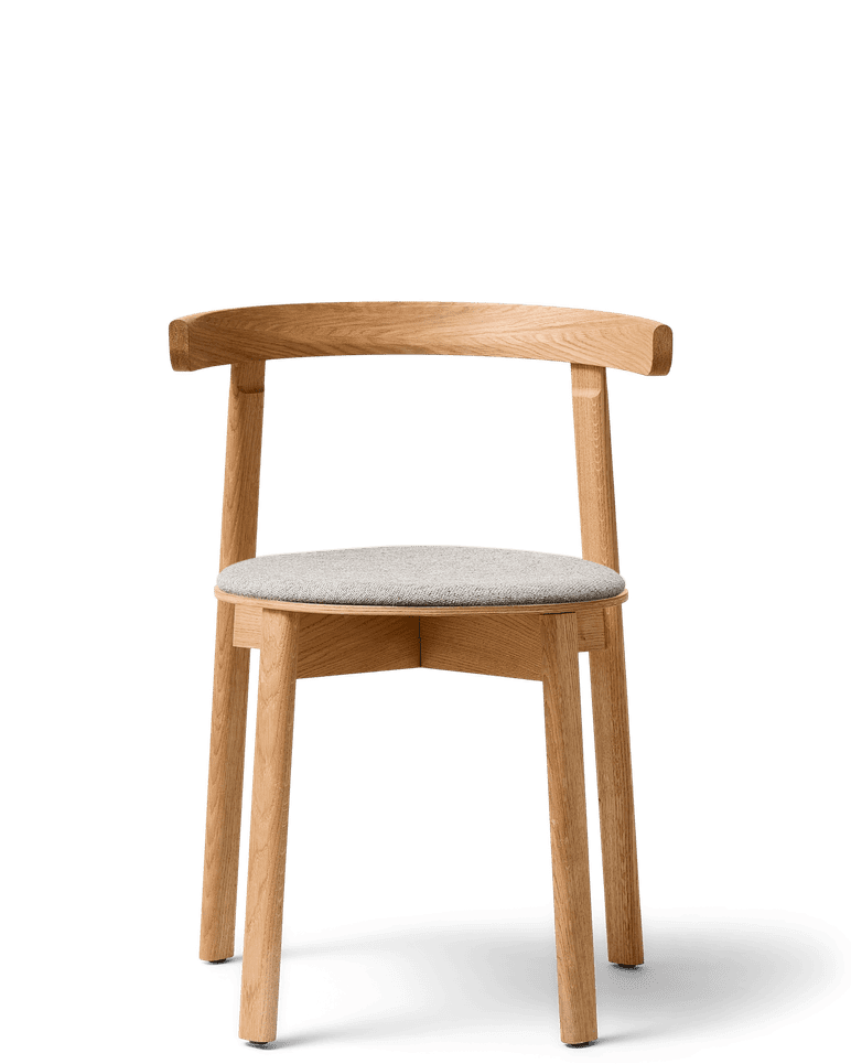 Form & Refine Lunar Chair เก้าอี้ไม้โอ๊คพนักพิงโค้งชิ้นเดียว โครง X-shape เบานั่งสบาย มีทั้งรุ่นไม้และรุ่นหุ้มผ้า Hallingdal ดีไซน์นอร์ดิกร่วมสมัย