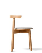 Form & Refine Lunar Chair เก้าอี้ไม้โอ๊คพนักพิงโค้งชิ้นเดียว โครง X-shape เบานั่งสบาย มีทั้งรุ่นไม้และรุ่นหุ้มผ้า Hallingdal ดีไซน์นอร์ดิกร่วมสมัย