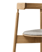 Form & Refine Lunar Chair เก้าอี้ไม้โอ๊คพนักพิงโค้งชิ้นเดียว โครง X-shape เบานั่งสบาย มีทั้งรุ่นไม้และรุ่นหุ้มผ้า Hallingdal ดีไซน์นอร์ดิกร่วมสมัย