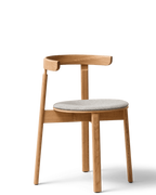 Form & Refine Lunar Chair เก้าอี้ไม้โอ๊คพนักพิงโค้งชิ้นเดียว โครง X-shape เบานั่งสบาย มีทั้งรุ่นไม้และรุ่นหุ้มผ้า Hallingdal ดีไซน์นอร์ดิกร่วมสมัย